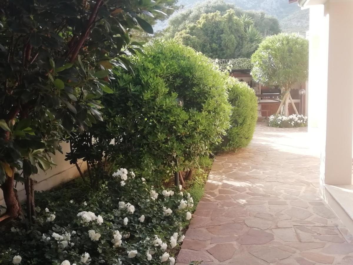 Casa Vacanze Villa Rosa Cala Gonone Bagian luar foto