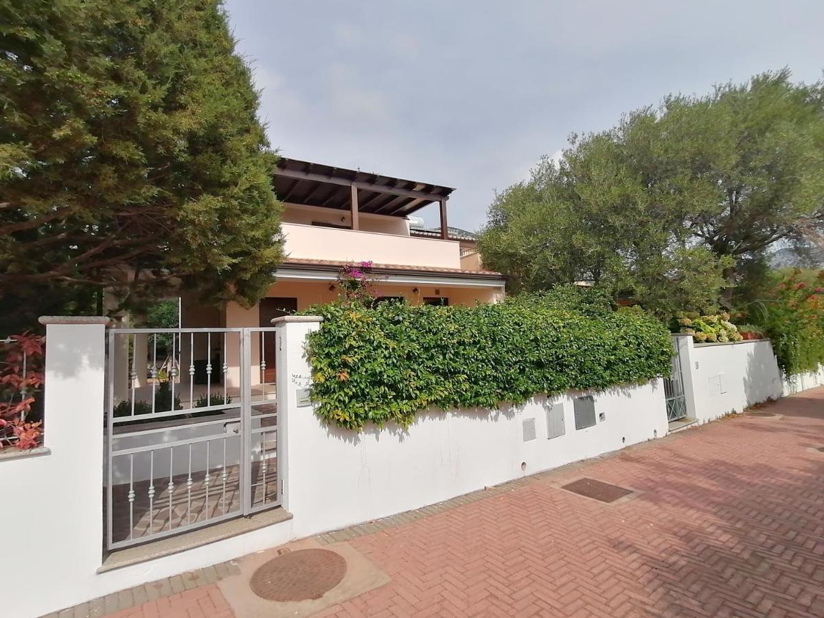 Casa Vacanze Villa Rosa Cala Gonone Bagian luar foto